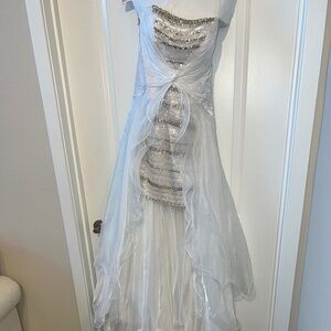 $800 Pickup Short White Strapless Wedding Dress w Embroidery Rare Designer